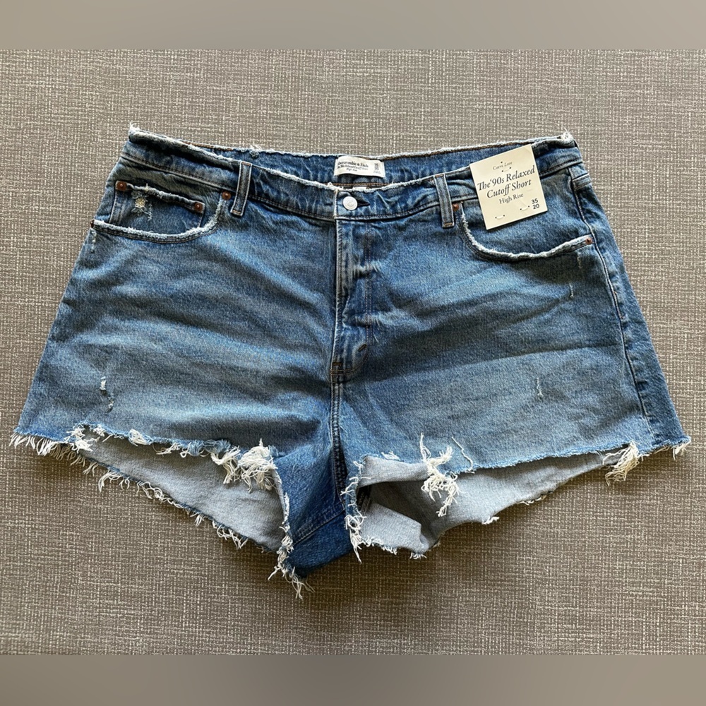 Abercrombie & Fitch 90’s Relaxed High-Rise Distressed Denim Shorts size 35/20